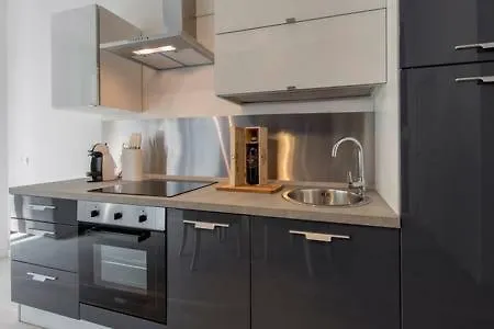 Tarra Flat * Milan